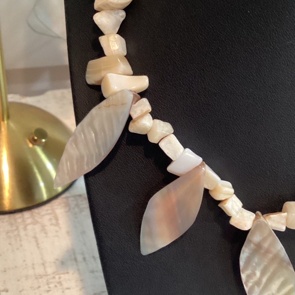 Elegant Cream and Silver Shell Necklace - Picture 5 of 6